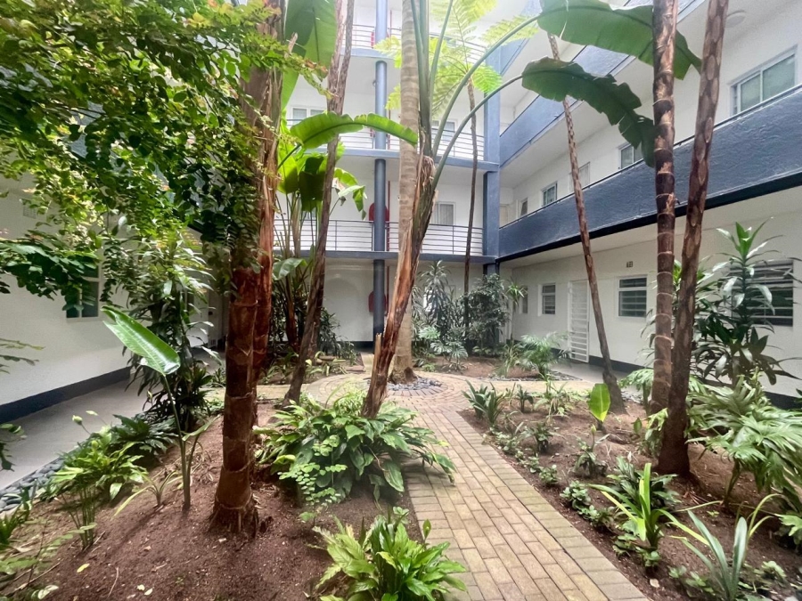 3 Bedroom Property for Sale in Sea Point Western Cape